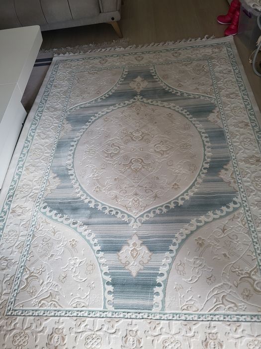 Луксозен релефен килим на Кашмир