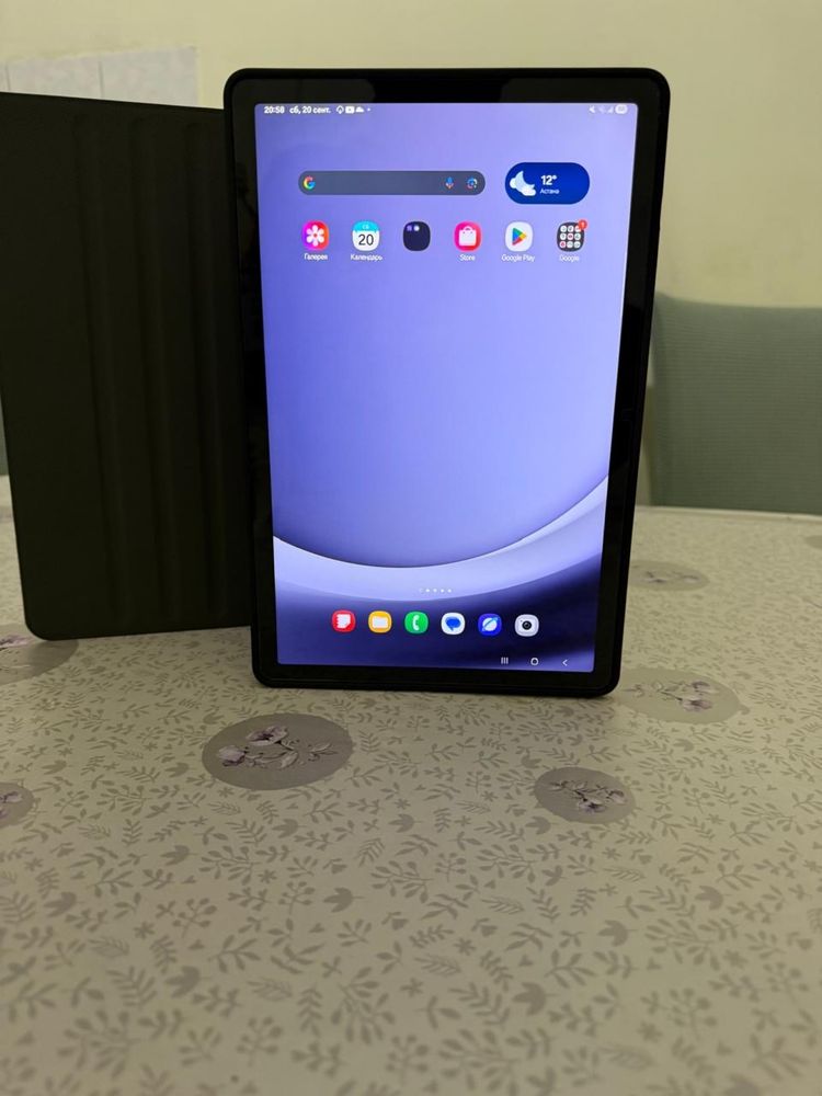 Планшет SAMSUNG абсолютно новый в коробке