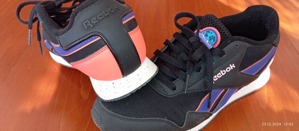 Reebok  40 номер