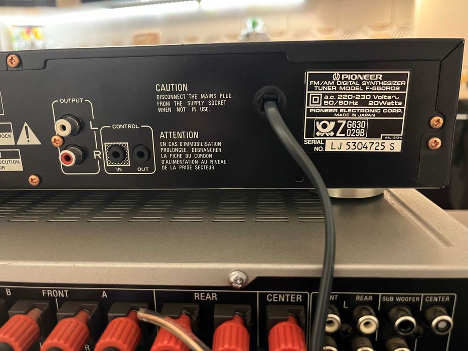 Pioneer F-550RDS tuner audio, digital synthesizer