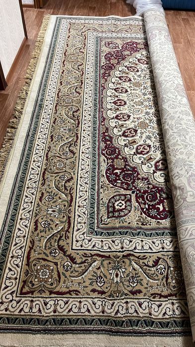 Продам ковёр в отличном состоянии