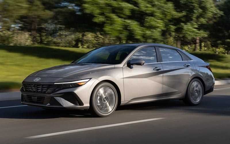 Hyundai Elantra в аренду для работы в такси.