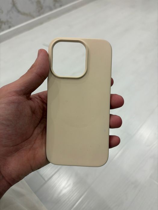 отдам чехлы на iphone 14 pro