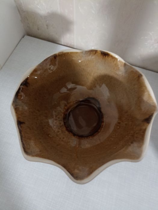 Продам керамическую вазу