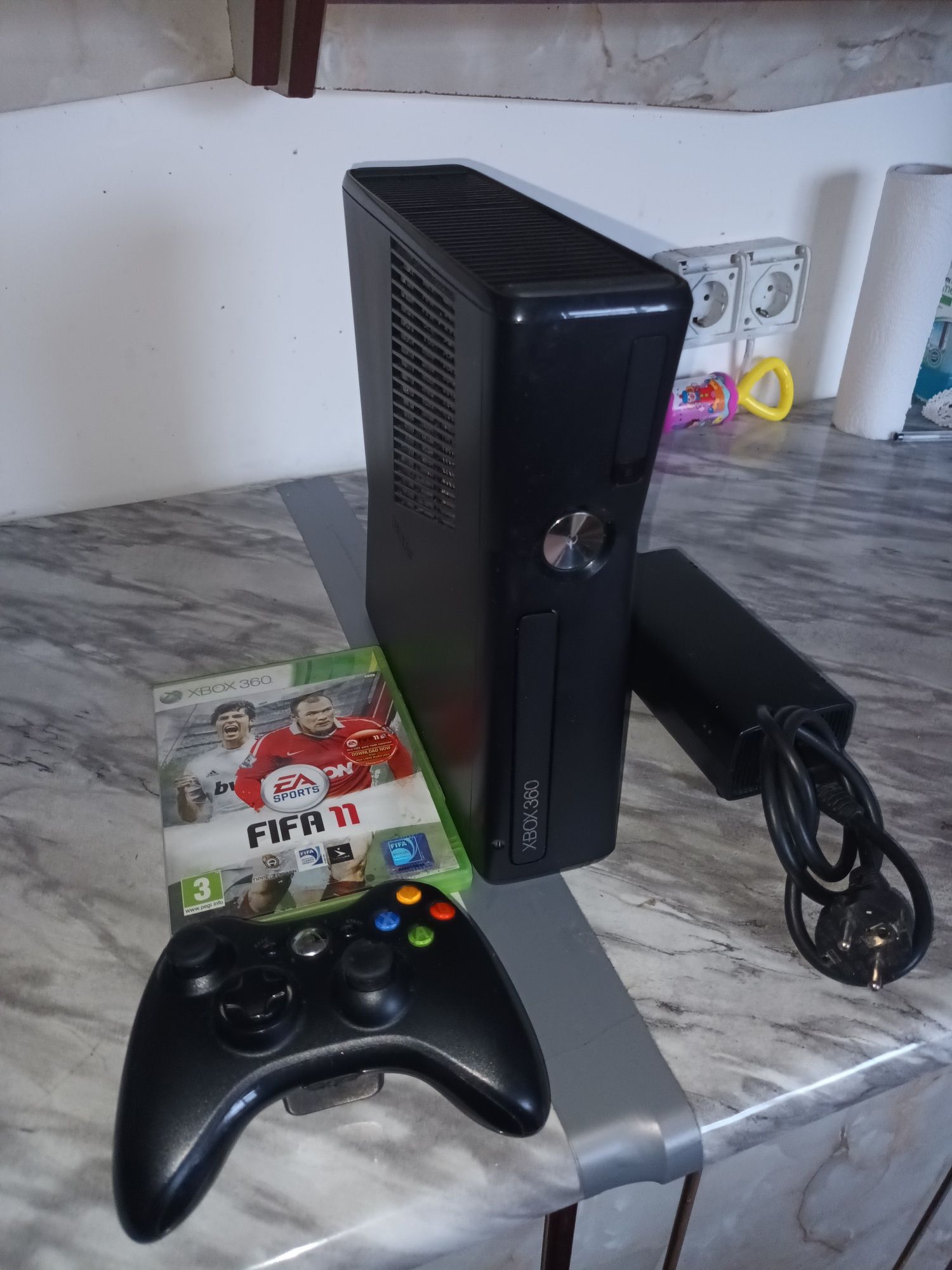 Xbox 360 complet cu încărcător original
