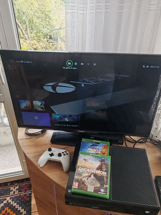 2X Xbox one 500 GB +оригинален безжичен джойстик+2ве хитови игри!