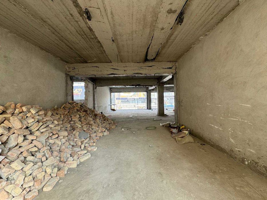 Magazin sotiladi  250m2 2-qavat