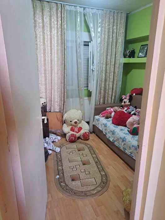Vând apartament cu 4 camere in zona Ferentari