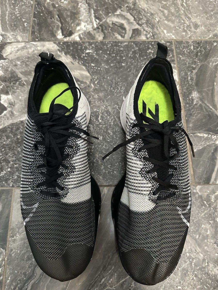 Nike AIR ZOOM Tempo Next%