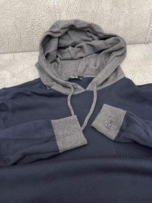 Продатеся свитер