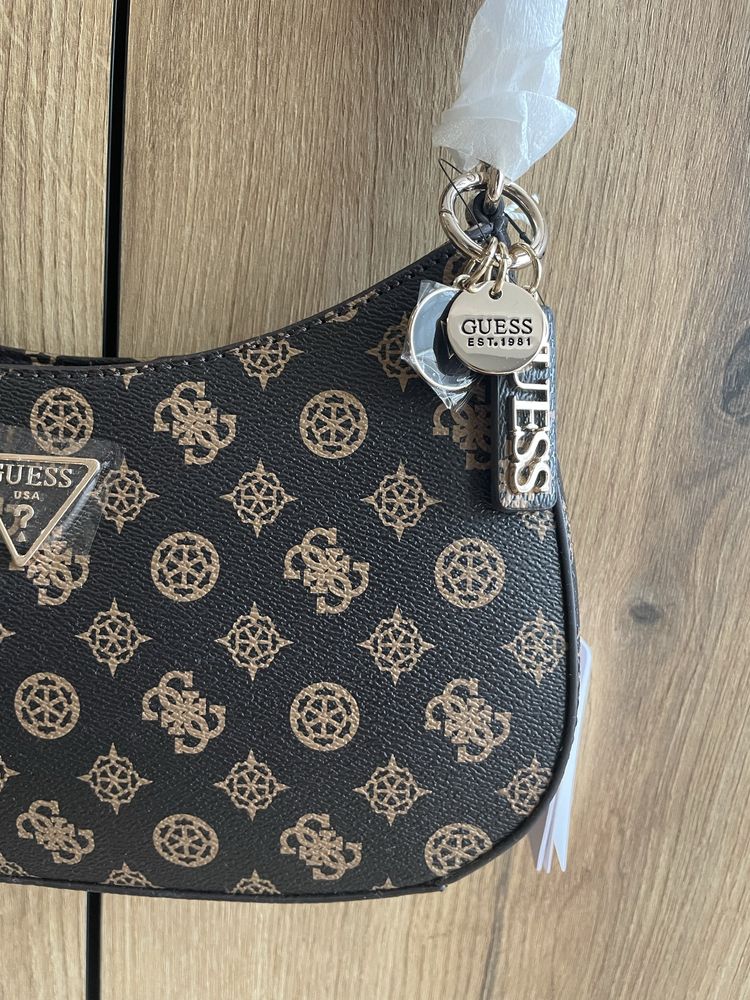 Guess чанти Нови Оригинални