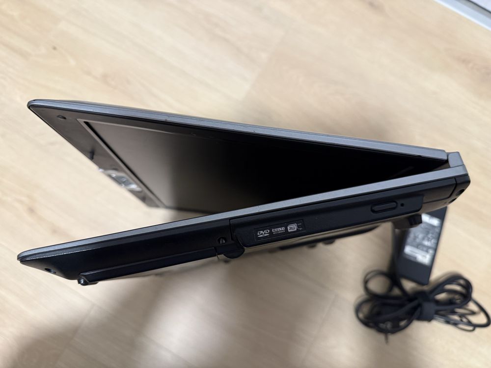 Лаптоп Asus F5V Win 7 за филми/музика/ браузър