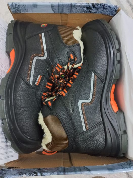 Продается спецобувь