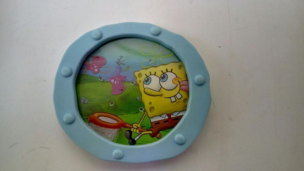 Lot jucarii SpongeBob + CD cadou+CD PC cu un joc pe calculator