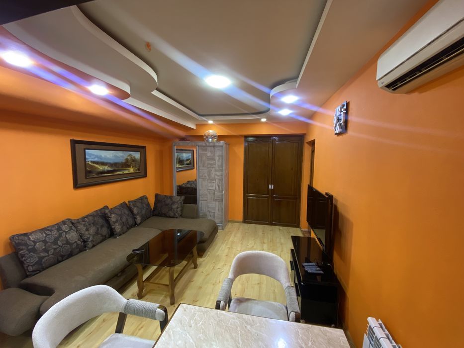 Сдаю свою 1/2 комнатную квартиру на метро Косманавтов Цум