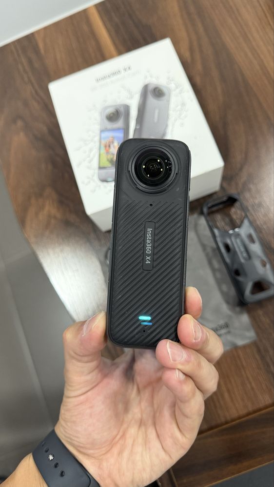 Kamera insta360 X4   б/у айби йўқ.