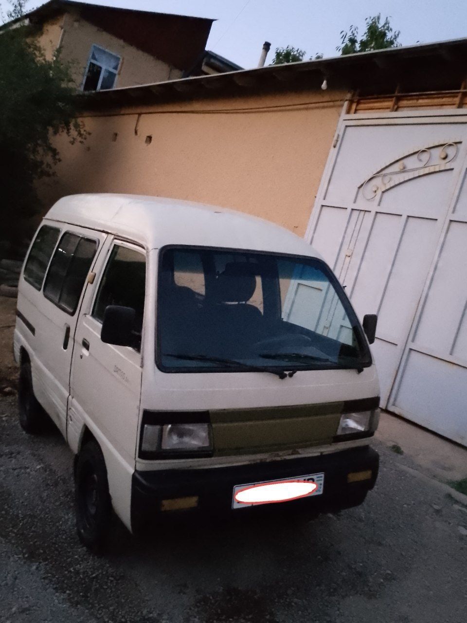 Damas Sotiladi2004 yil narxi 2200 kelishadigan joyi bor Mator qilingan