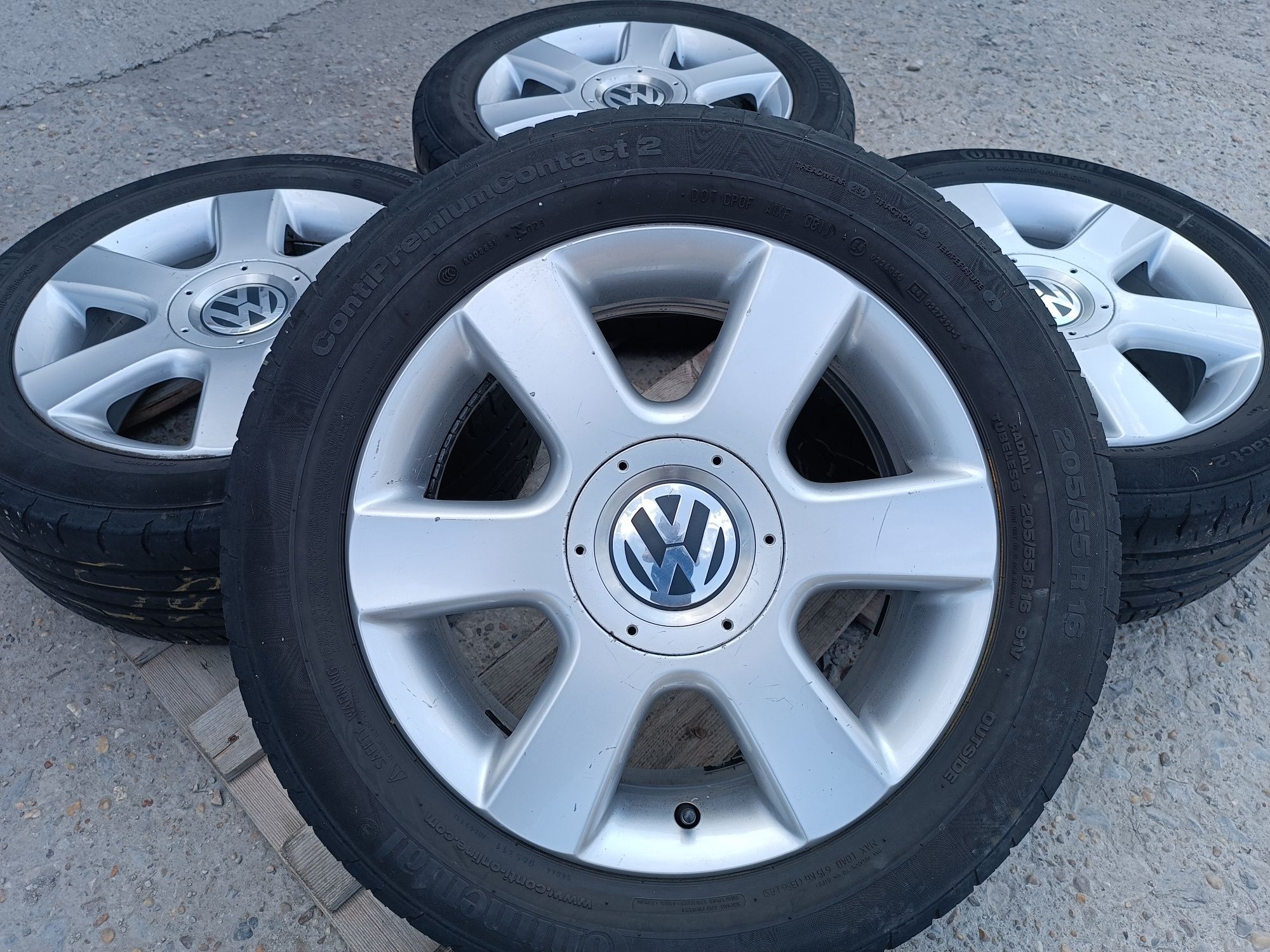 Лети джанти 16ки 5х112 VW + летни гуми 205/55/16 Continental