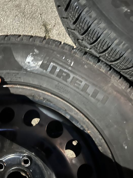 Зимни гуми Pireli 215/65/17 подходящи за SUV
