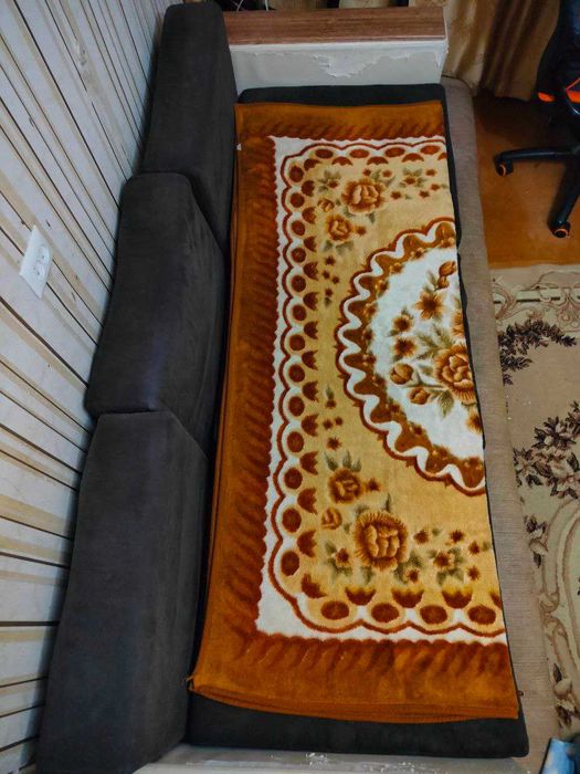 Продам диван в бу состоянии