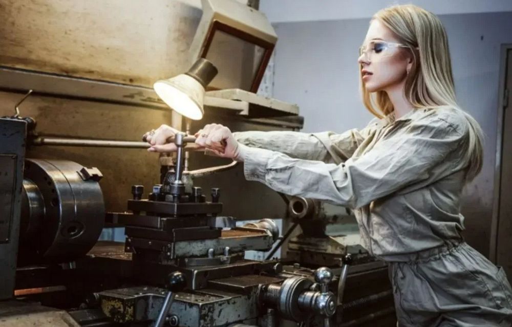 Токарный и фрезерные работы.