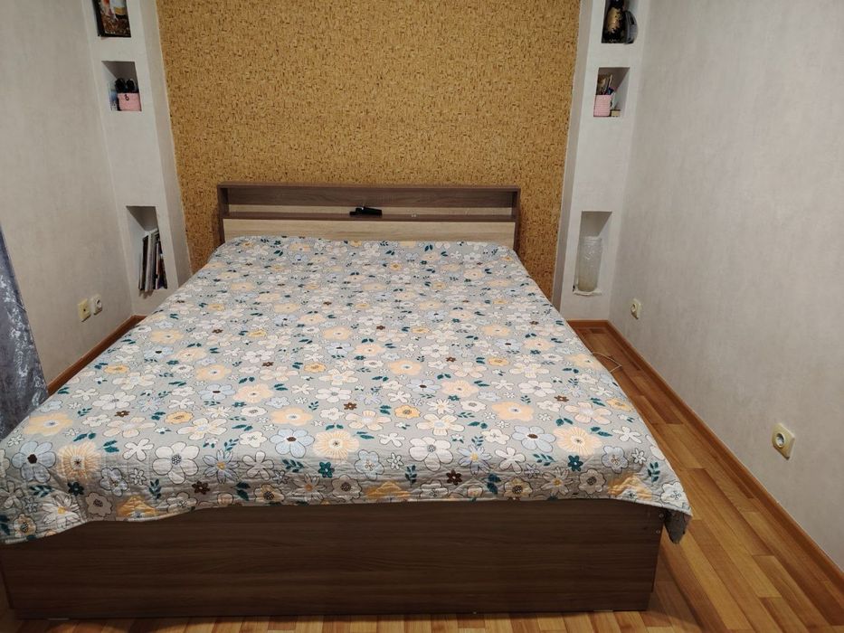 Продам кровать без матраса