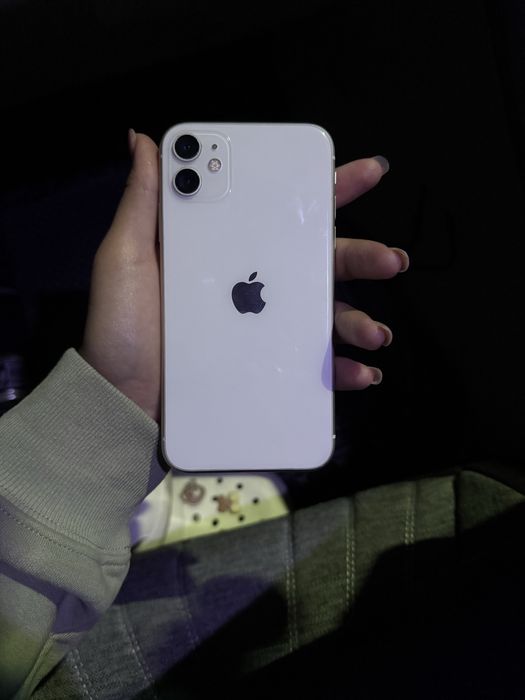 Айфон 11 64гб.