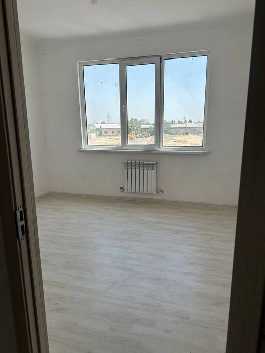 Срочна сотилади Яшнобод Олмос махалла 3/12/16