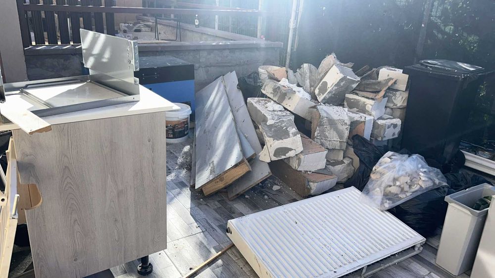 Curatenie apartamente ,curatenie garaje ,ridicam moloz si gunoi