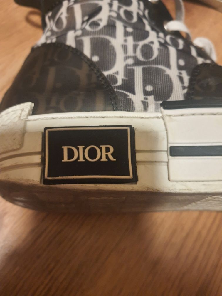 Dior b23 alb negru