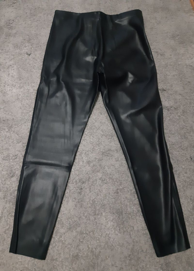 Pantaloni din piele Zara - M