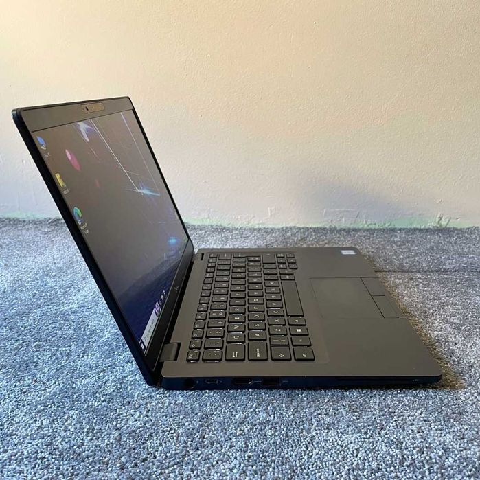 Dell 5300 - 13.3”IPS Touchscreen, 16GB RAM, i5-8265u, 512GB NVMe SSD