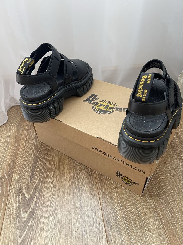 Dr. Martens сандали 38 номер