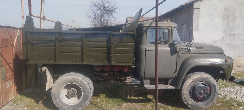 Zil sotiladi yaxshi xolatda