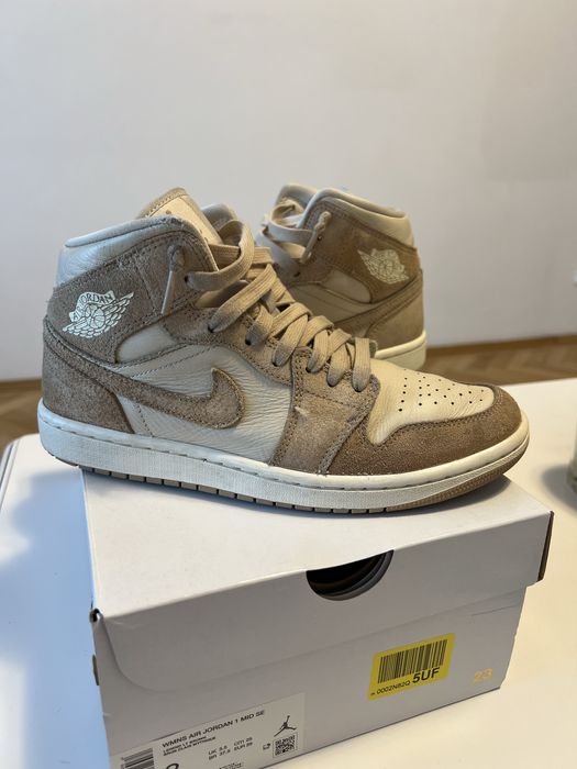 Nike Air Jordan mid 1 SE