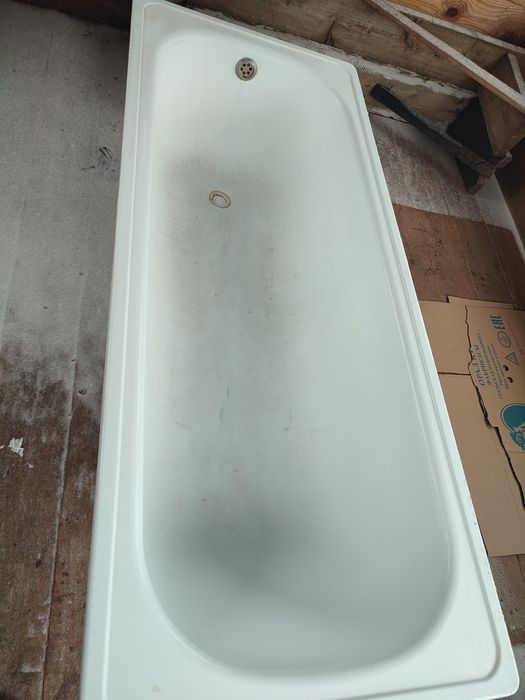 Продам ванну  нормальном состоянии