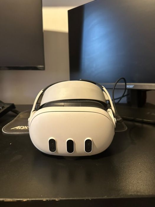Oculus quest 3 + accesori si jocuri (ca nou)