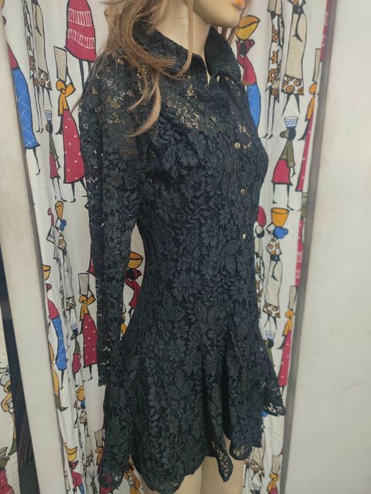 Rochie cu dantelă Zara