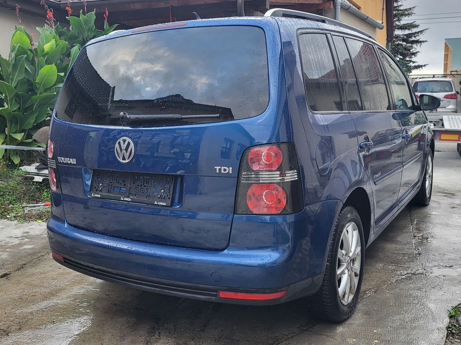 Touran Anul 2010 1.9 tdi 105cp BXE freestayler Navigație Xenon