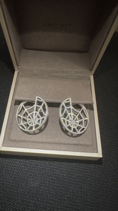 Chaumet Attrape-moi diamond earrings серьги шамэ