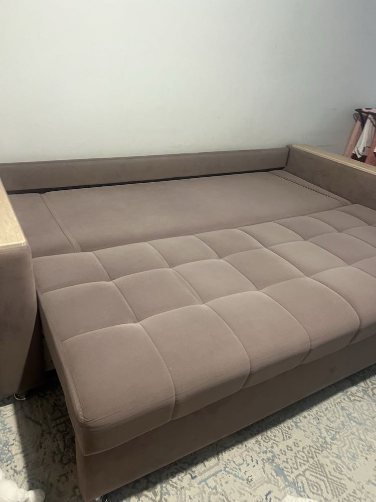 Продам диван в хорошем состояние