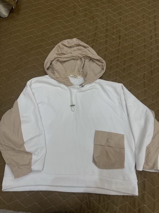 Свитшот с капюшоном из фирмы Koton