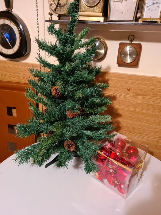 Globuri diferite + brăduț