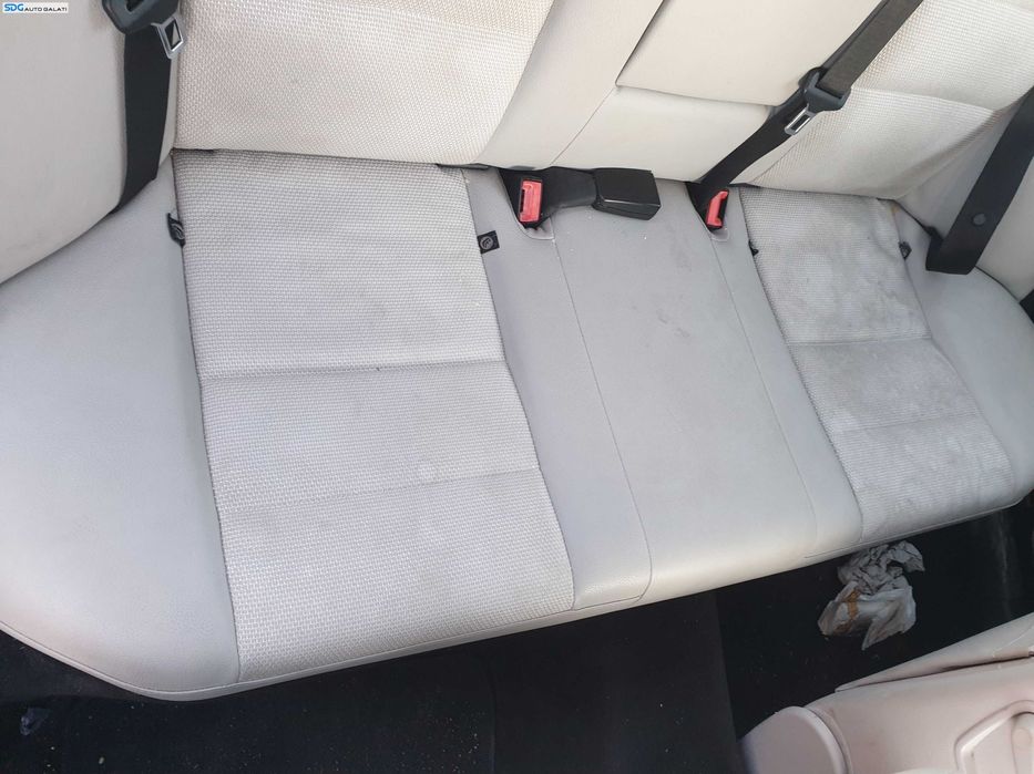 Interior Piele Scaun Scaune Stanga Dreapta Fata FARA Incalzire si Bancheta cu Spatar Fara Rabatare cu Imperfectiuni Mercedes Clasa C Class W204 Sedan Berlina 2007 - 2014 [K1561]