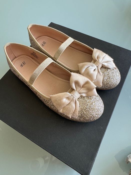 Златни пантофки H&M