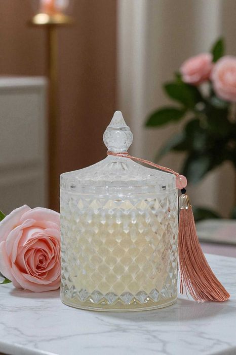 Lumânare parfumată, elegantă - "La Vie est Belle"