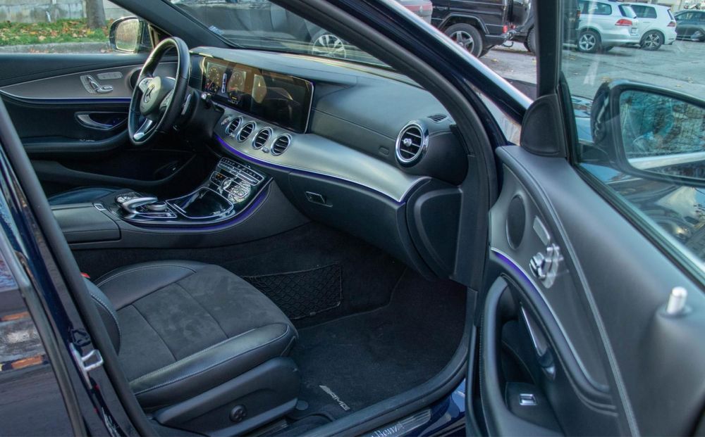 Mercedes-benz E220 9G/AMG Packet/Digital/Head up/Keyless go/Distronic