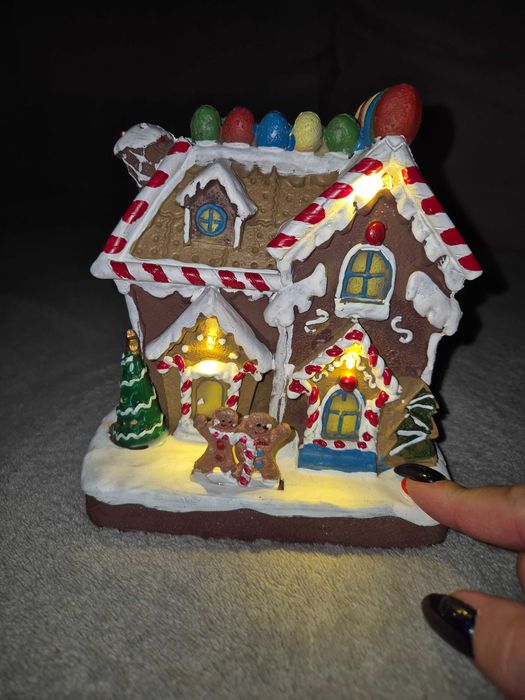 Коледна светеща къщичка