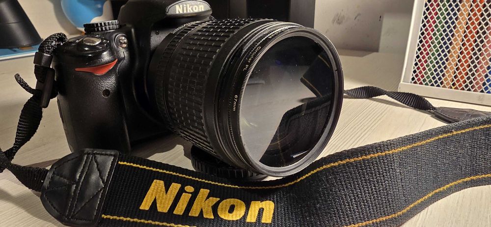 Nikon D5000 cu obiectiv Nikon 18-105mm DX