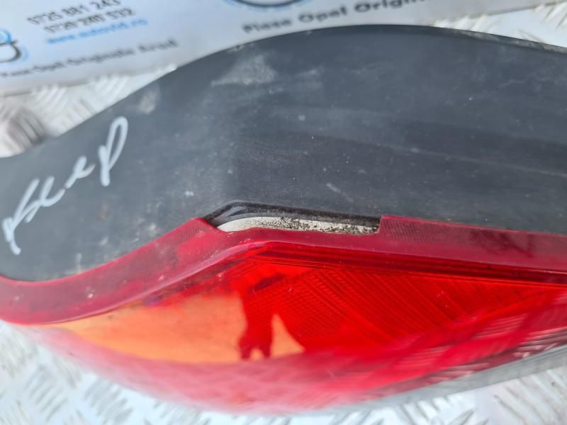 Stop cu soclu bec aripa stanga Opel Astra H Twintop